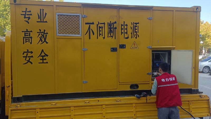 弋江柴油发电机组和UPS电源配合使用时，如何避免切换过程中的电力中断？